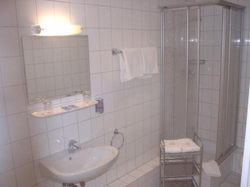 Hotel-Gaststatte Mutter Buermann Hemmingen  Bilik gambar