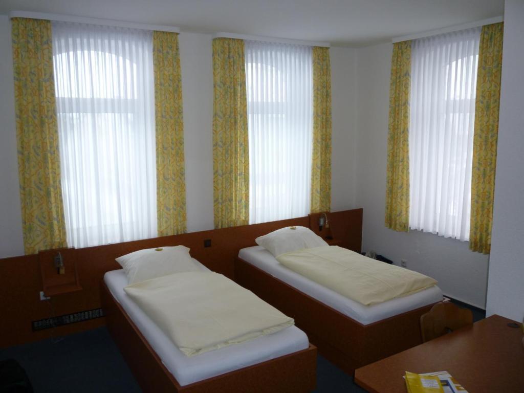 Hotel-Gaststatte Mutter Buermann Hemmingen  Bilik gambar